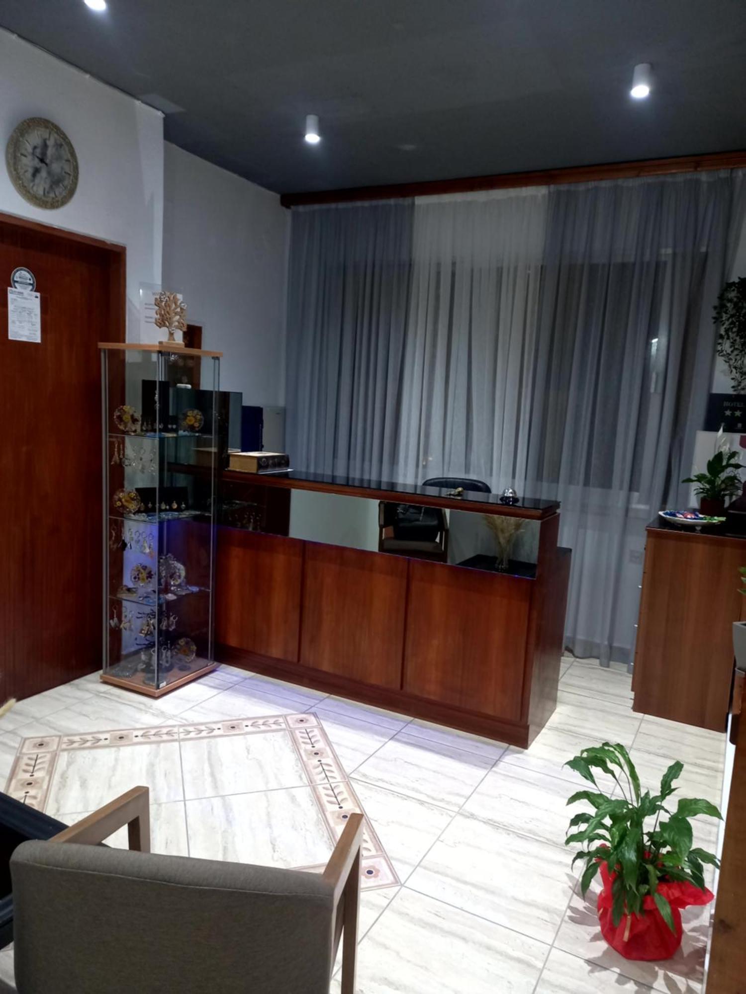 לאוטרה אדיפסאו Hotel Tainaro מראה חיצוני תמונה
